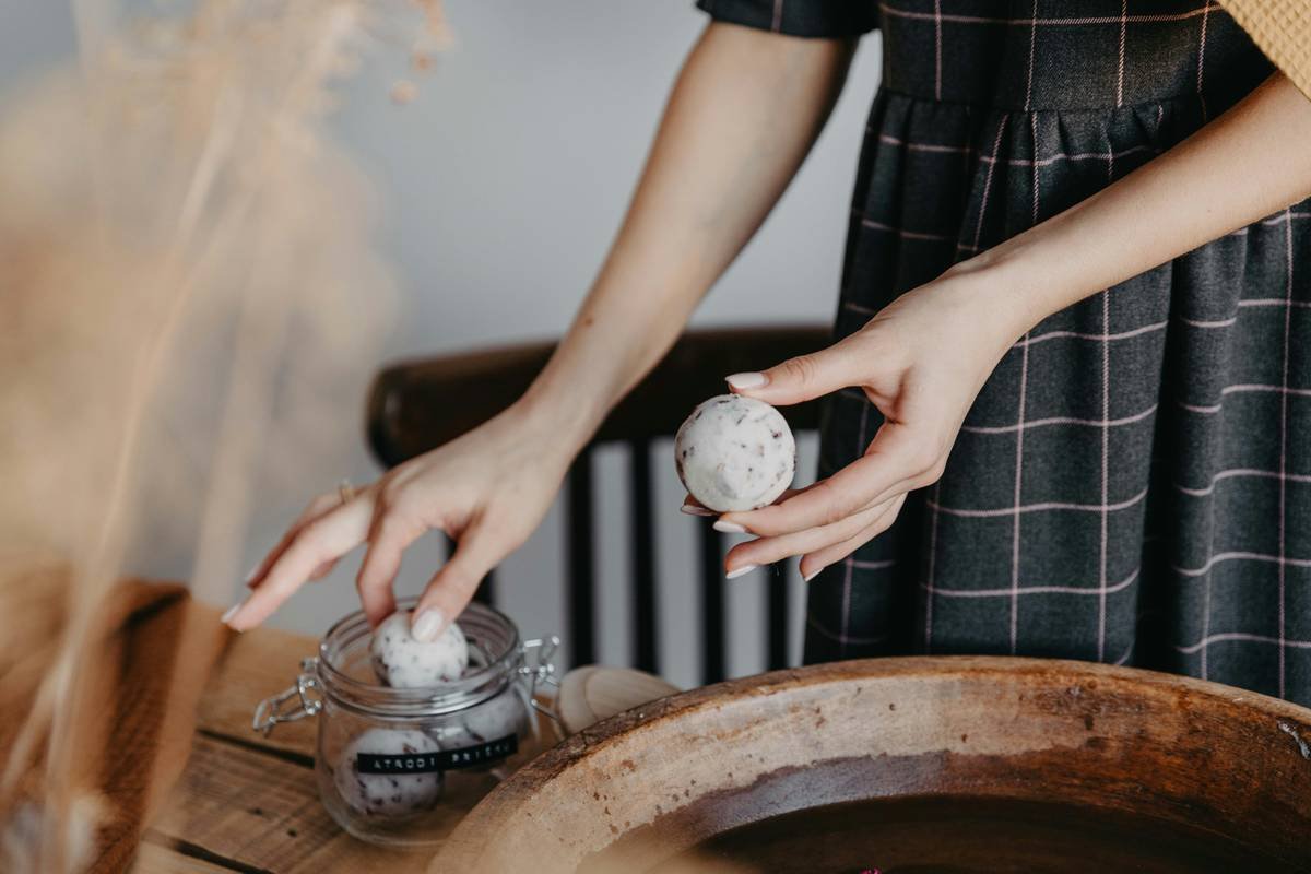 How to Build a Relaxation Product Bubble Bath Bomb Maker Business That Actually Sells
